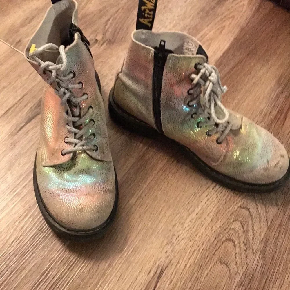 Dr. Martens Girls Shimmery Boots Sz 3